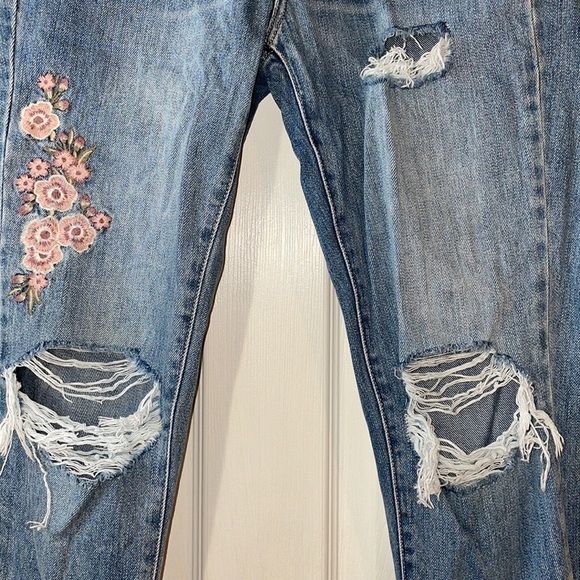 Garage Mom Jeans Floral Embroidered Distressed High Rise 7 - Picture 4 of 16